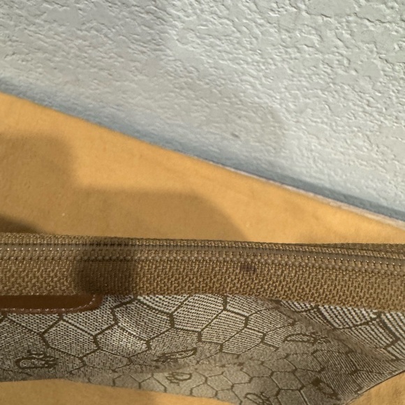 Dior Honeycomb Clutch - Picture 9 of 12